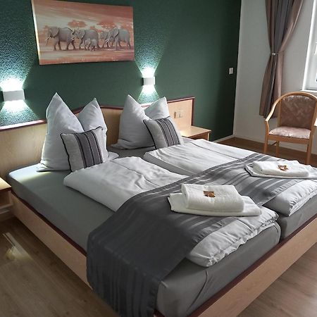 Hotel Eintracht มิทท์ไวดา ภายนอก รูปภาพ