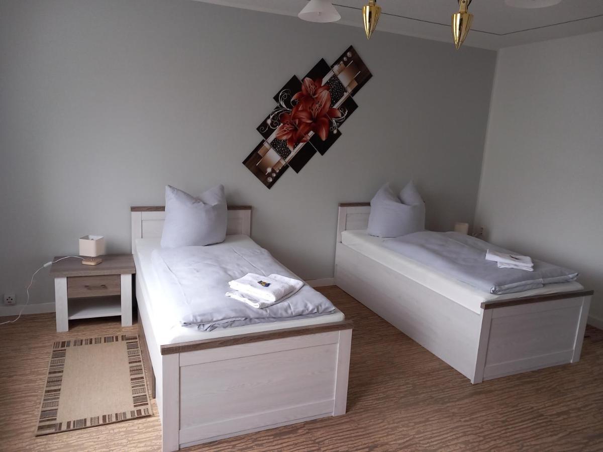 Hotel Eintracht มิทท์ไวดา ภายนอก รูปภาพ