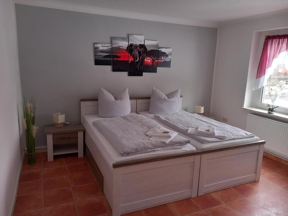 Hotel Eintracht มิทท์ไวดา ภายนอก รูปภาพ