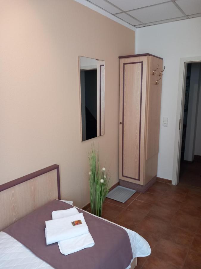 Hotel Eintracht มิทท์ไวดา ภายนอก รูปภาพ