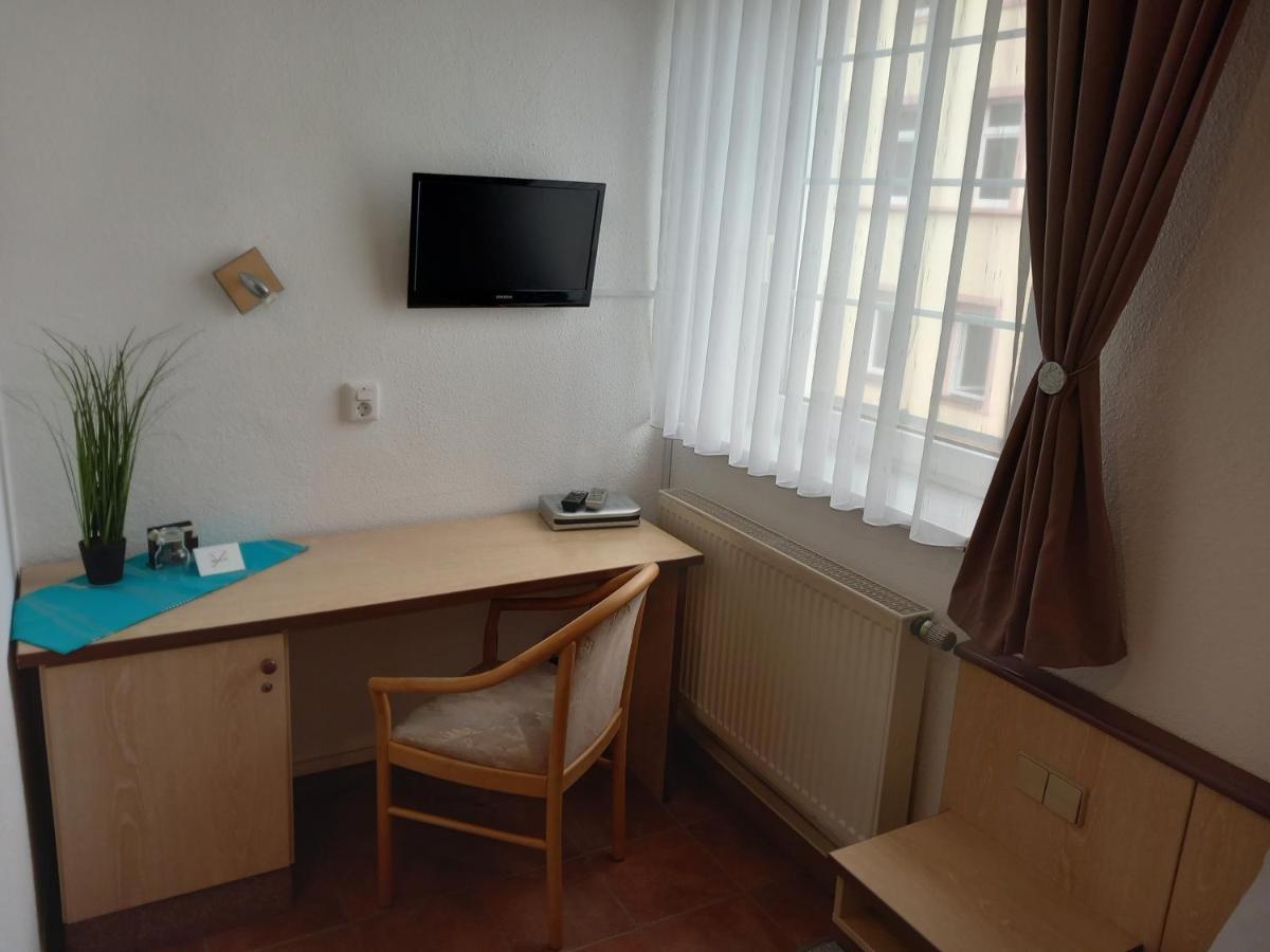 Hotel Eintracht มิทท์ไวดา ภายนอก รูปภาพ