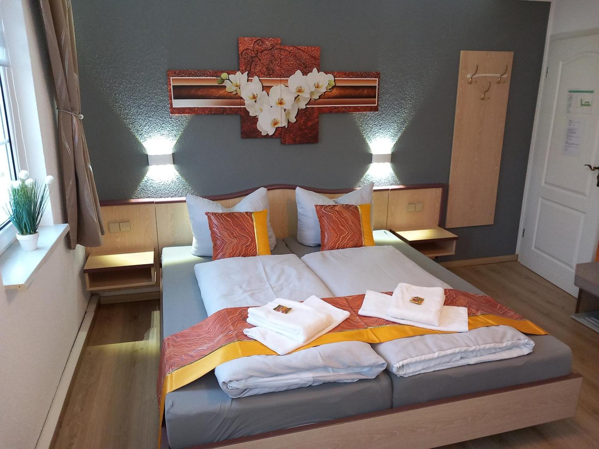 Hotel Eintracht มิทท์ไวดา ภายนอก รูปภาพ