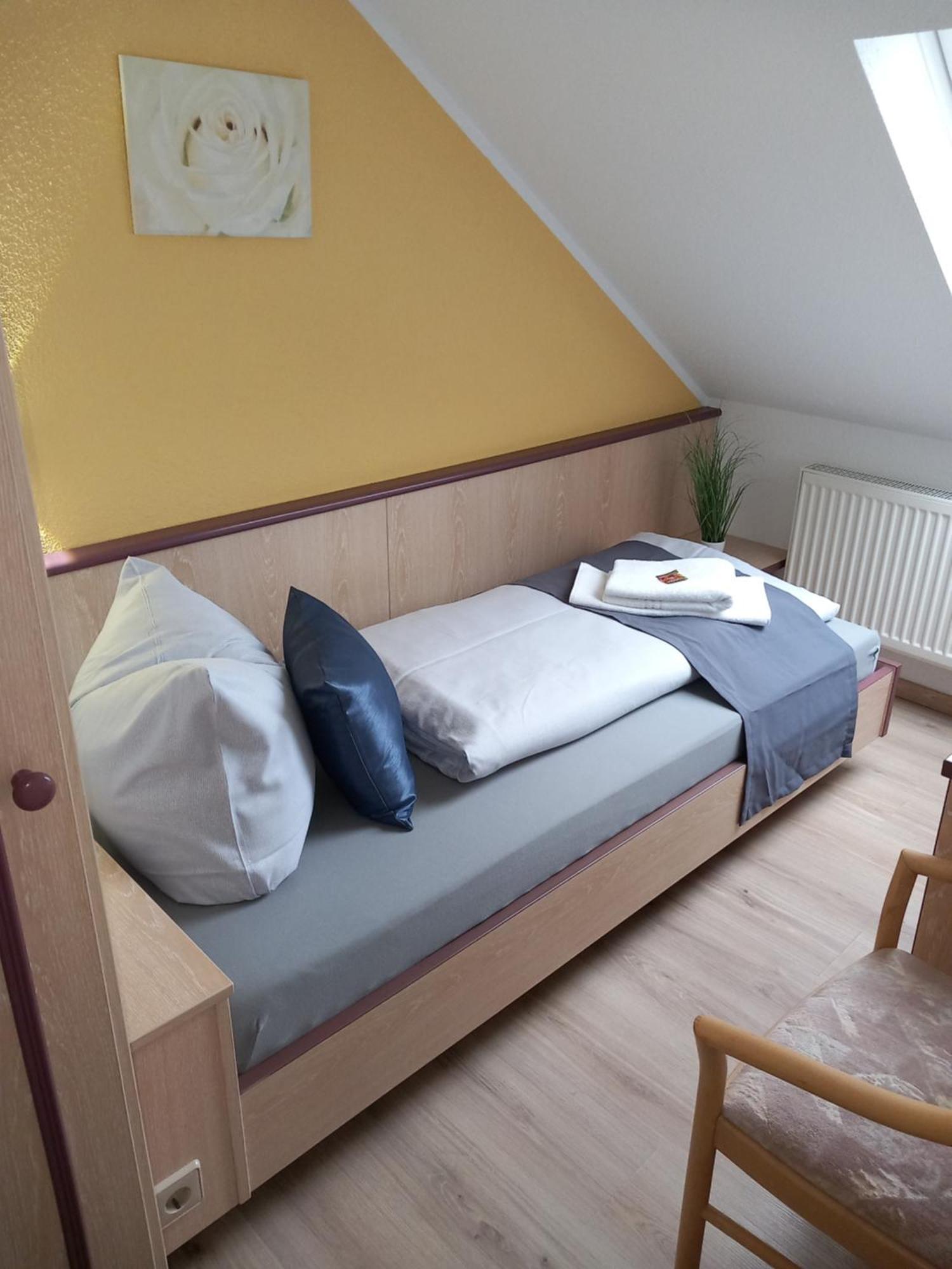 Hotel Eintracht มิทท์ไวดา ภายนอก รูปภาพ