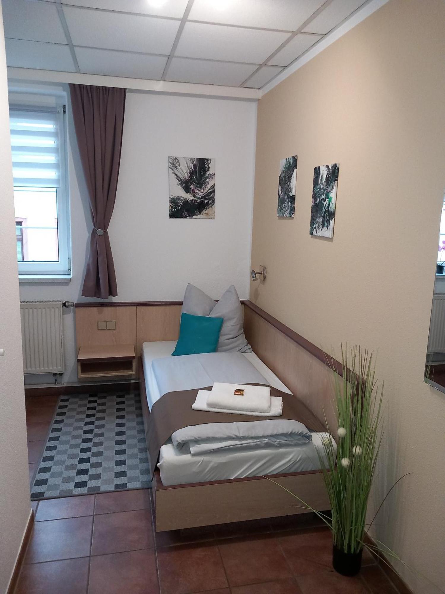 Hotel Eintracht มิทท์ไวดา ภายนอก รูปภาพ