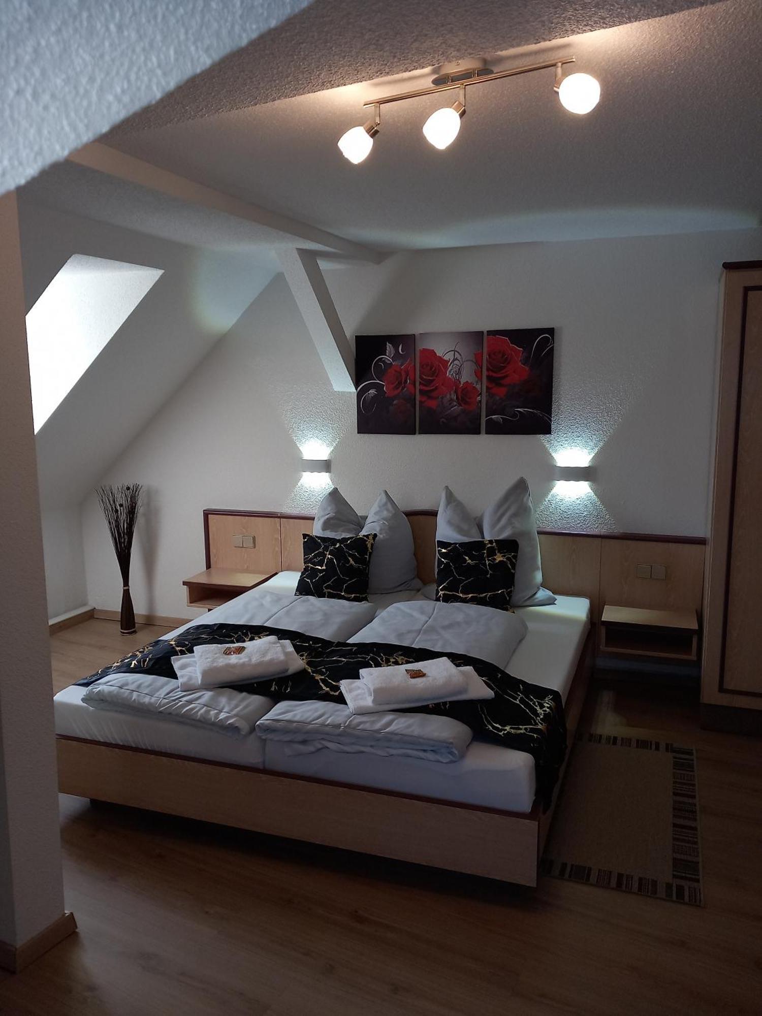 Hotel Eintracht มิทท์ไวดา ภายนอก รูปภาพ