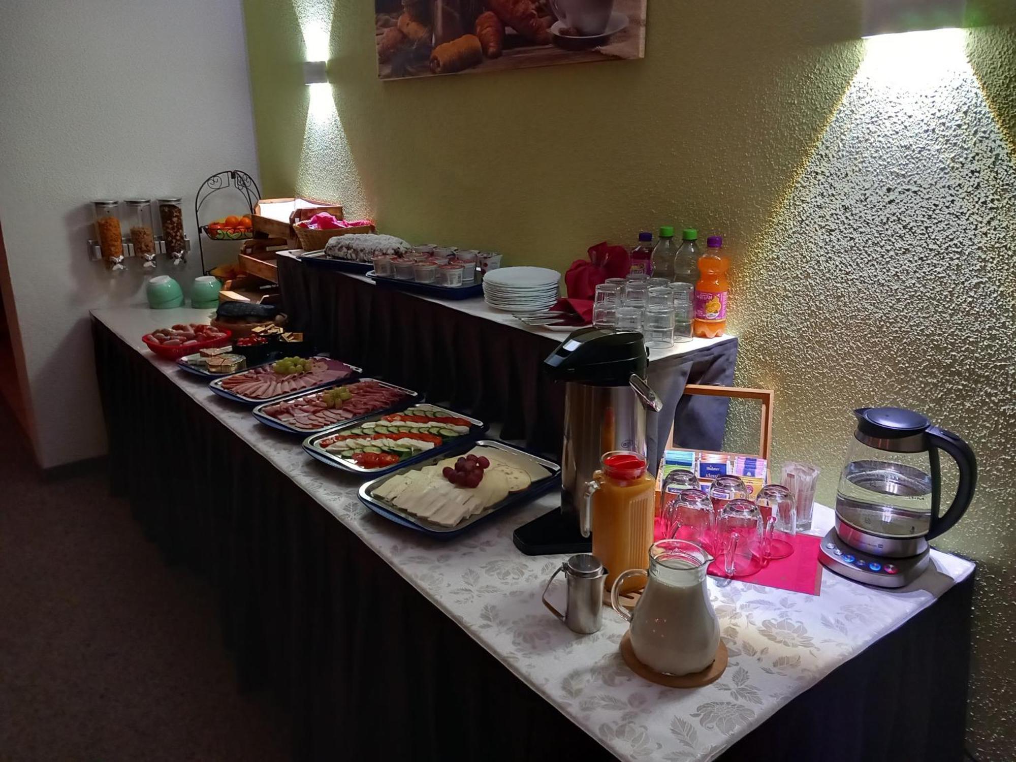 Hotel Eintracht มิทท์ไวดา ภายนอก รูปภาพ