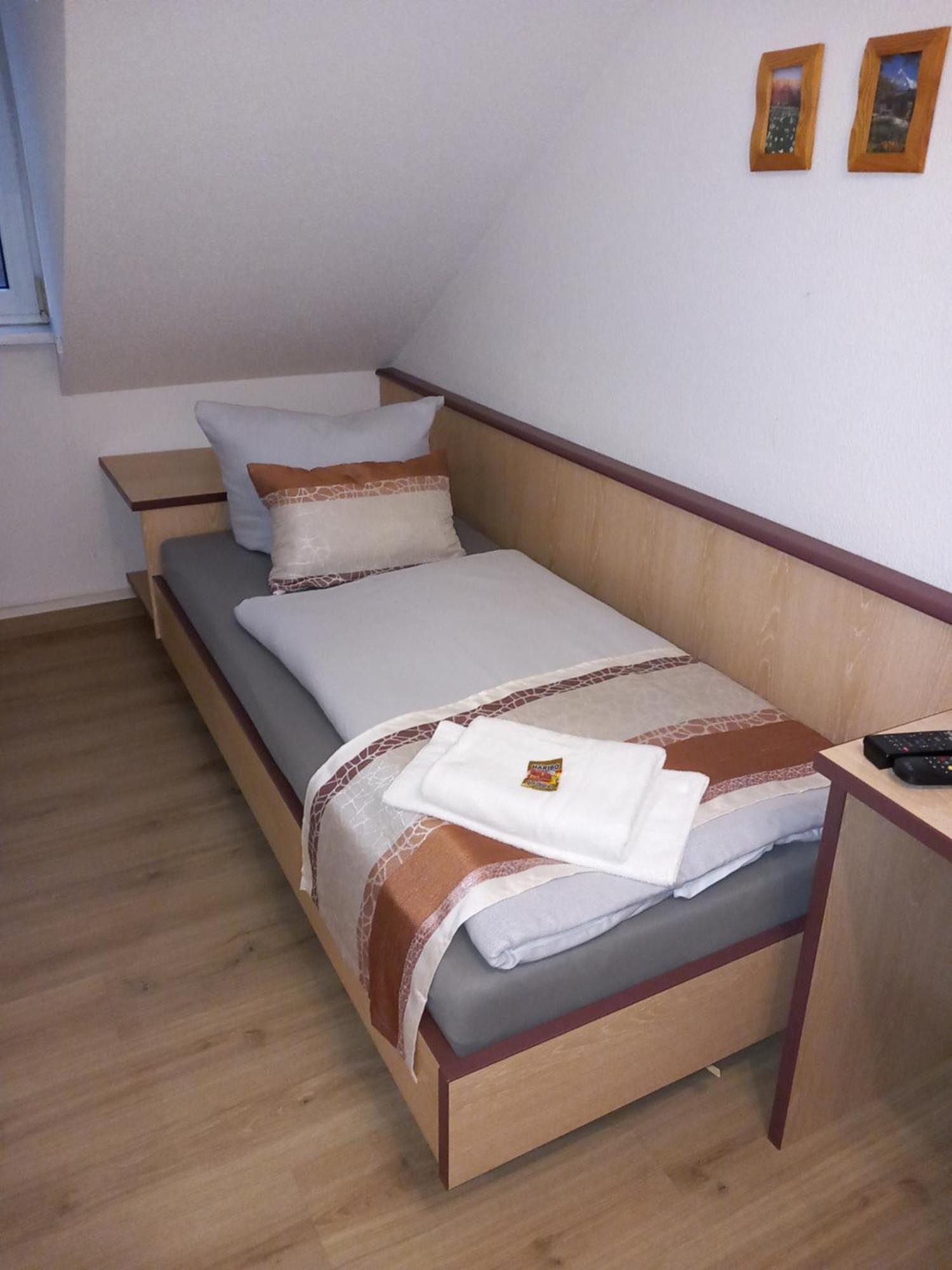 Hotel Eintracht มิทท์ไวดา ภายนอก รูปภาพ