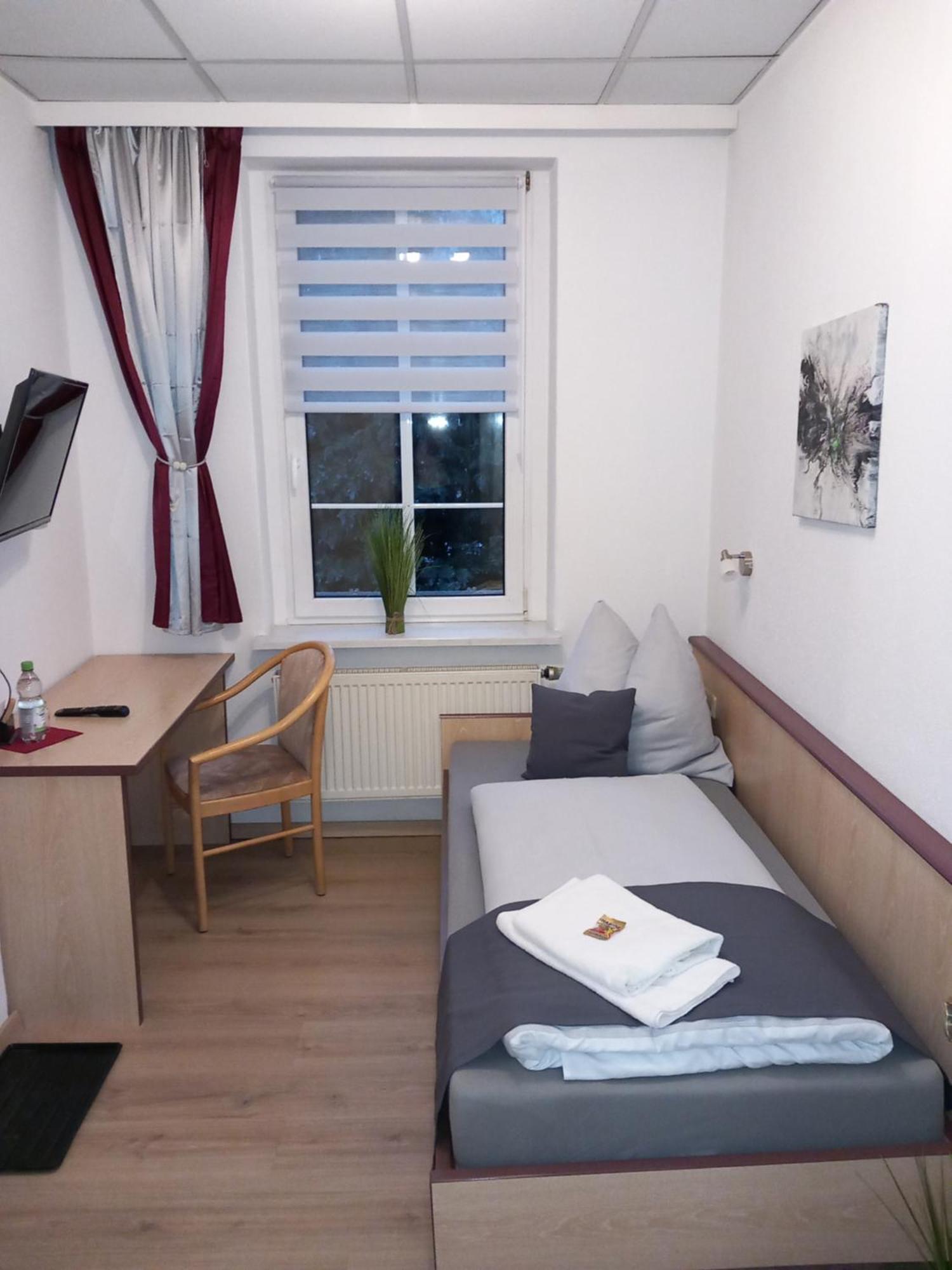 Hotel Eintracht มิทท์ไวดา ภายนอก รูปภาพ